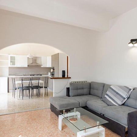 Joivy Family Flat With 3 Balconies, 10 Min To Beach 모네글리아 외부 사진