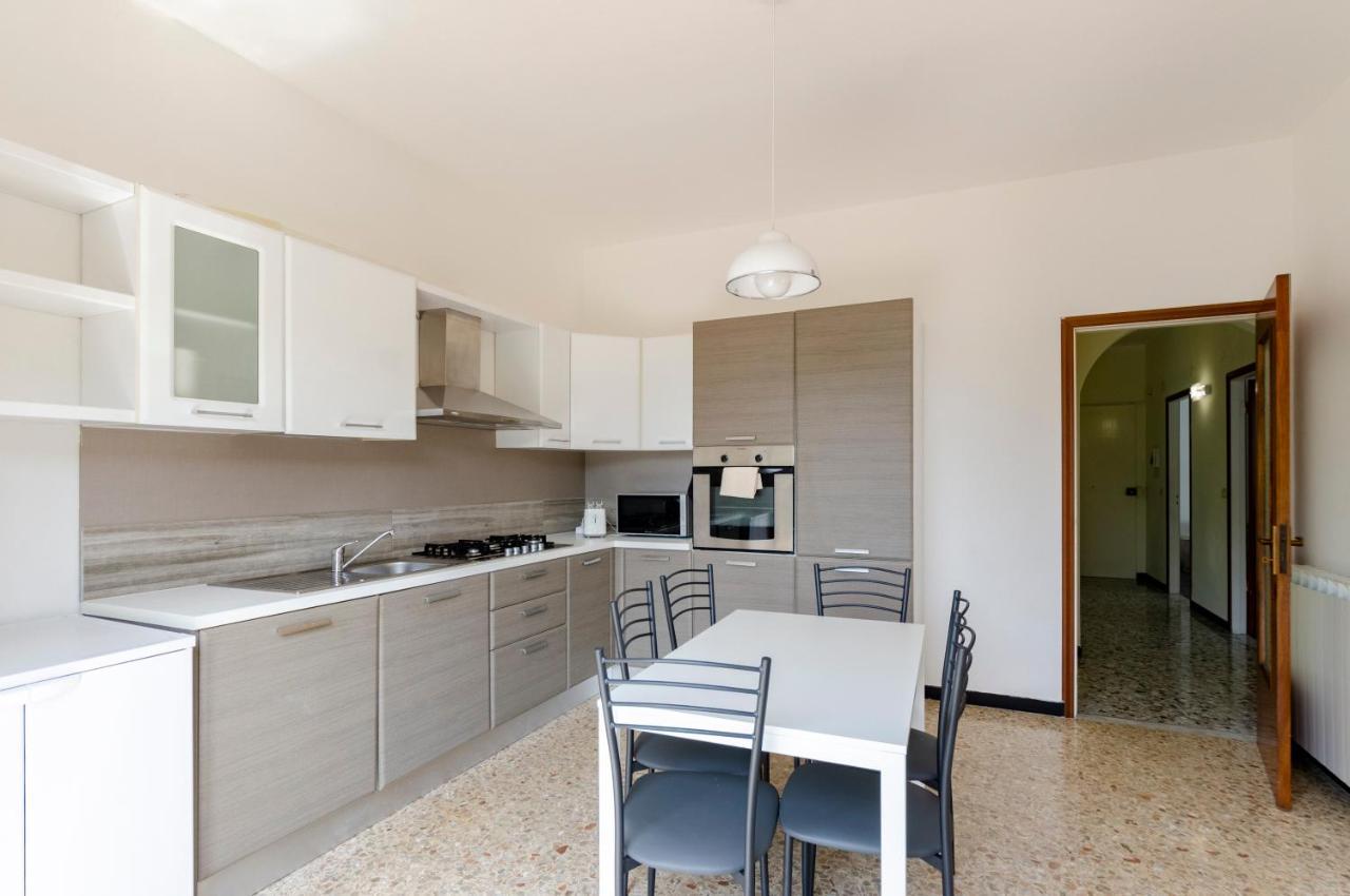 Joivy Family Flat With 3 Balconies, 10 Min To Beach 모네글리아 외부 사진